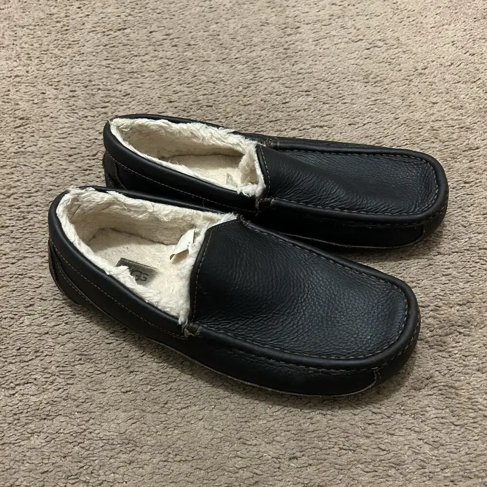 UGG Ascot 5379B Men’s Black Leather Slippers Size 11 Wool Lined